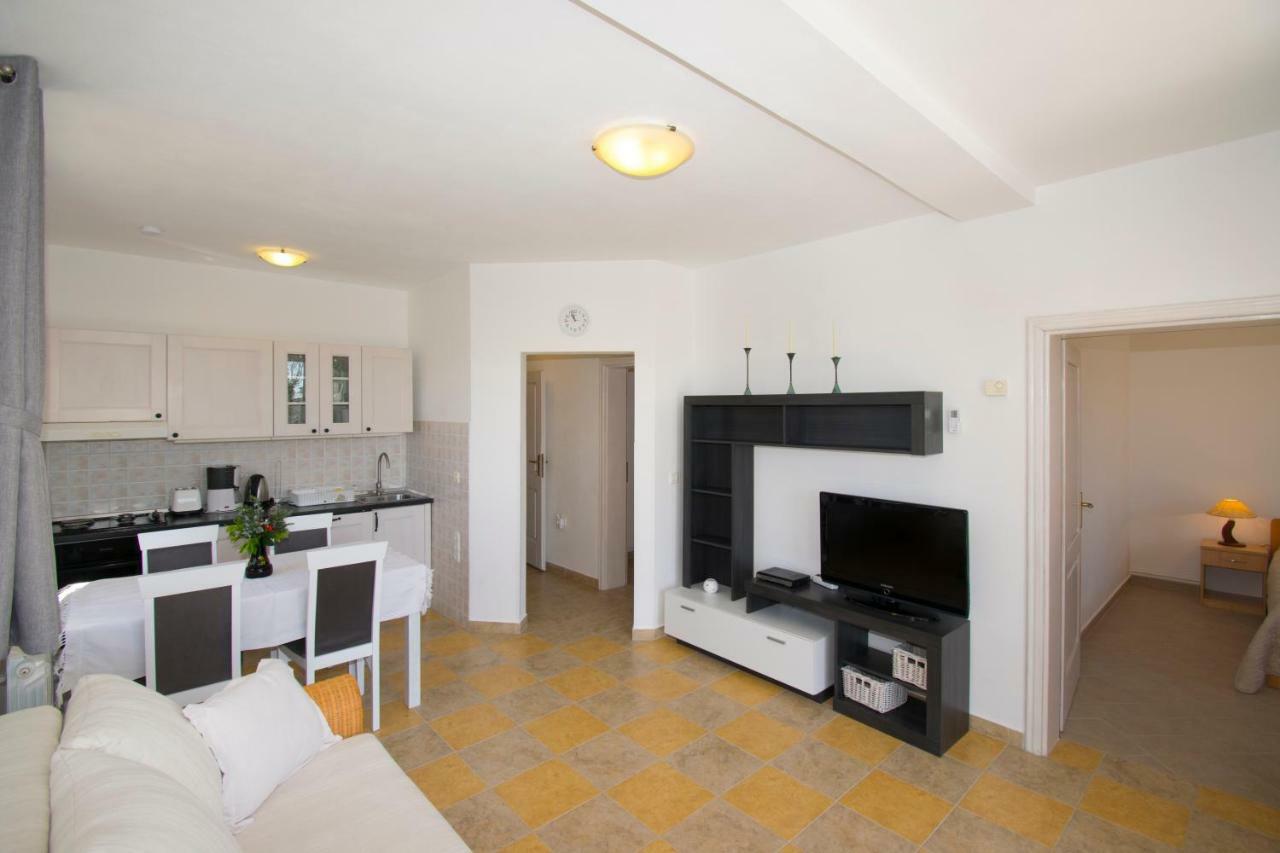 Apartman Mendula Premantura Bagian luar foto