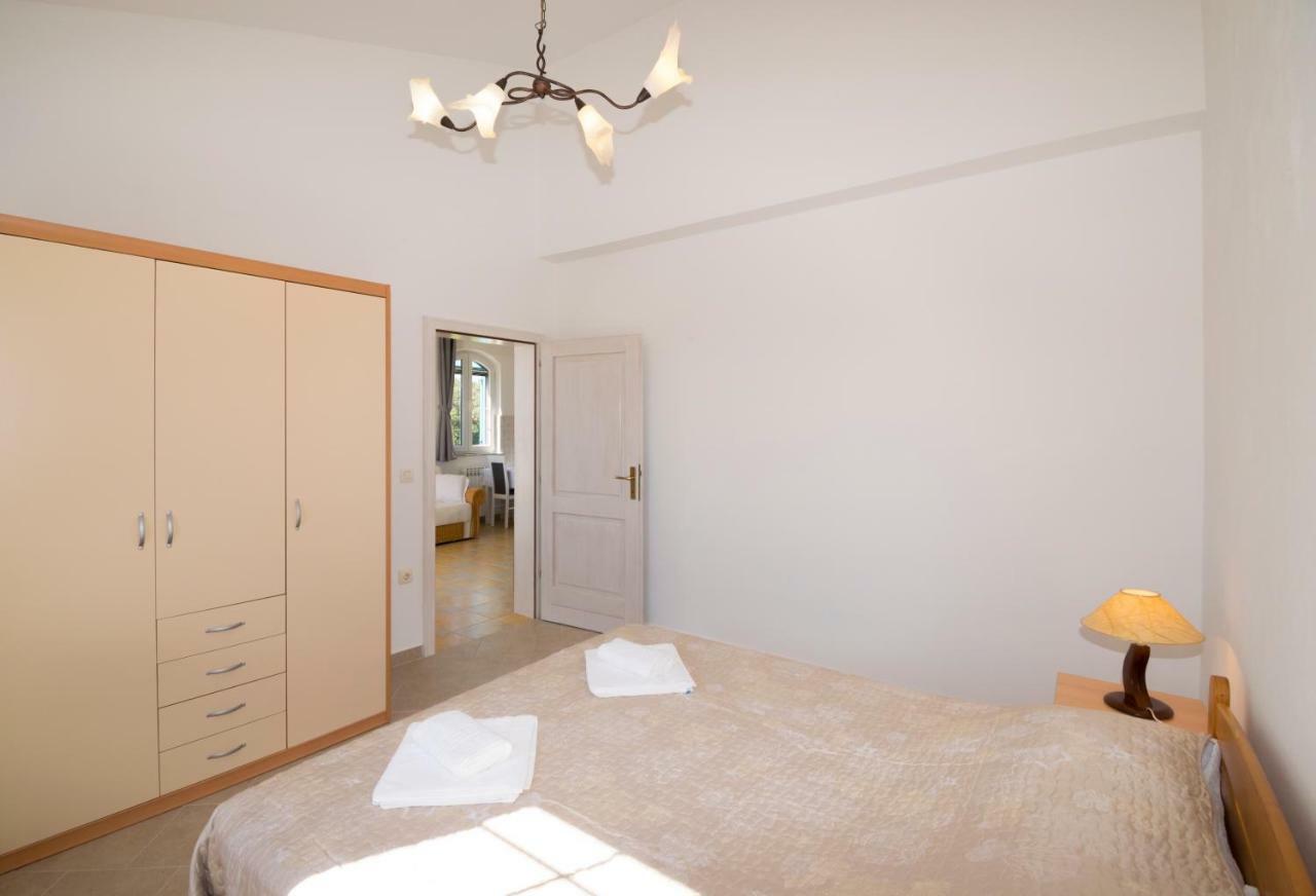 Apartman Mendula Premantura Bagian luar foto