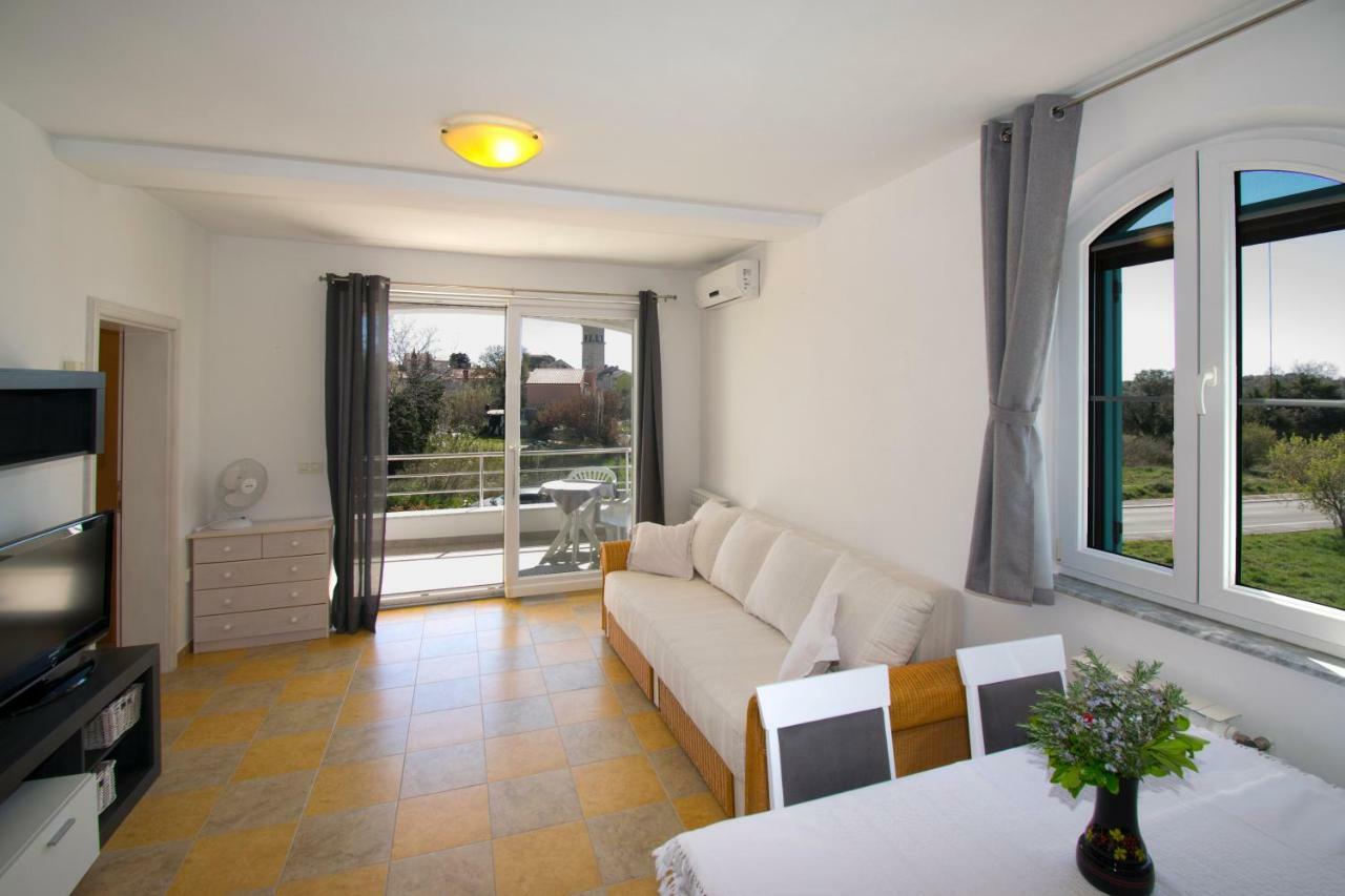 Apartman Mendula Premantura Bagian luar foto