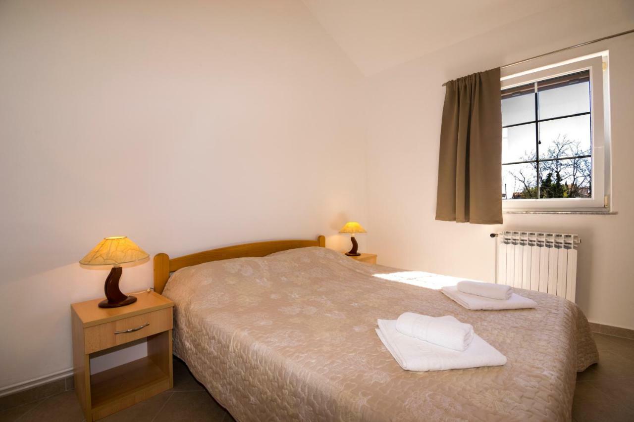 Apartman Mendula Premantura Bagian luar foto