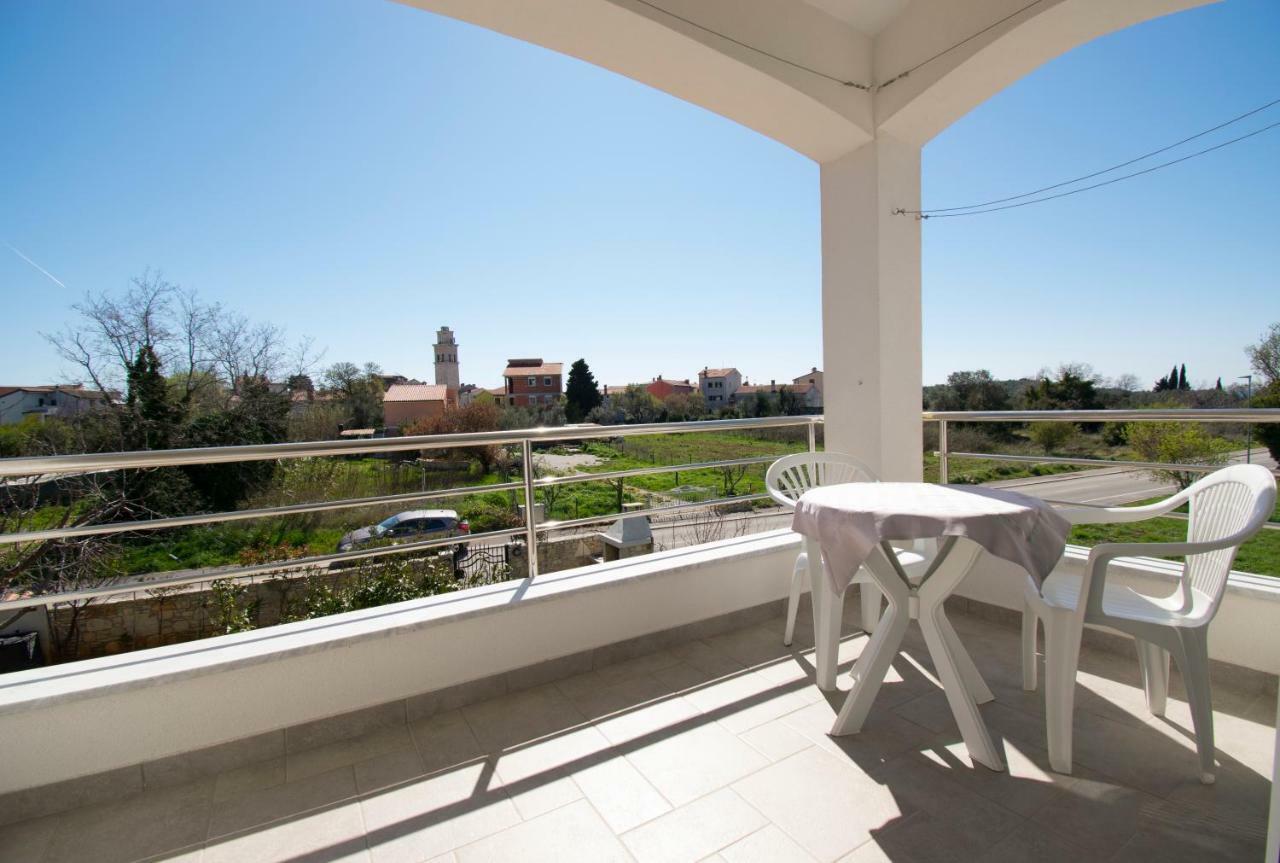 Apartman Mendula Premantura Bagian luar foto