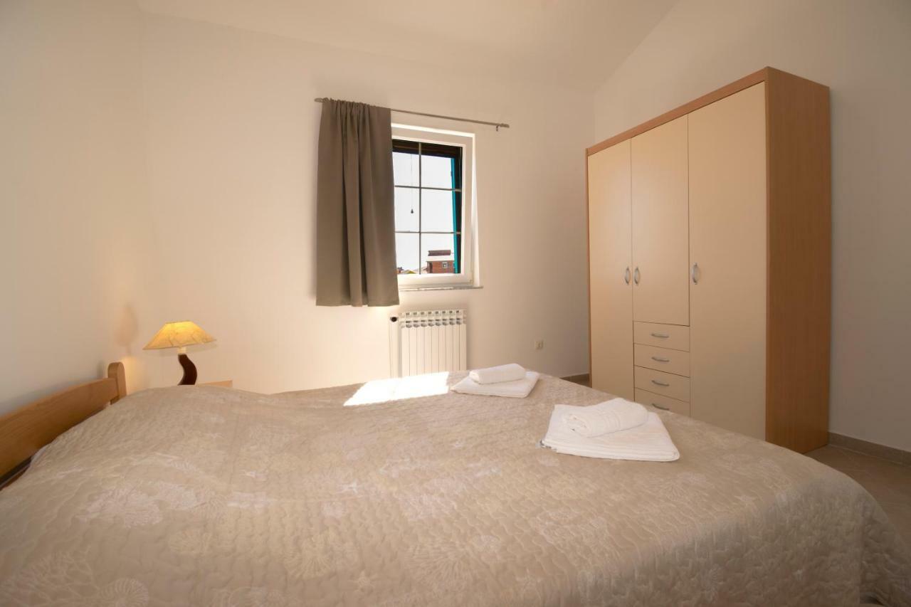 Apartman Mendula Premantura Bagian luar foto